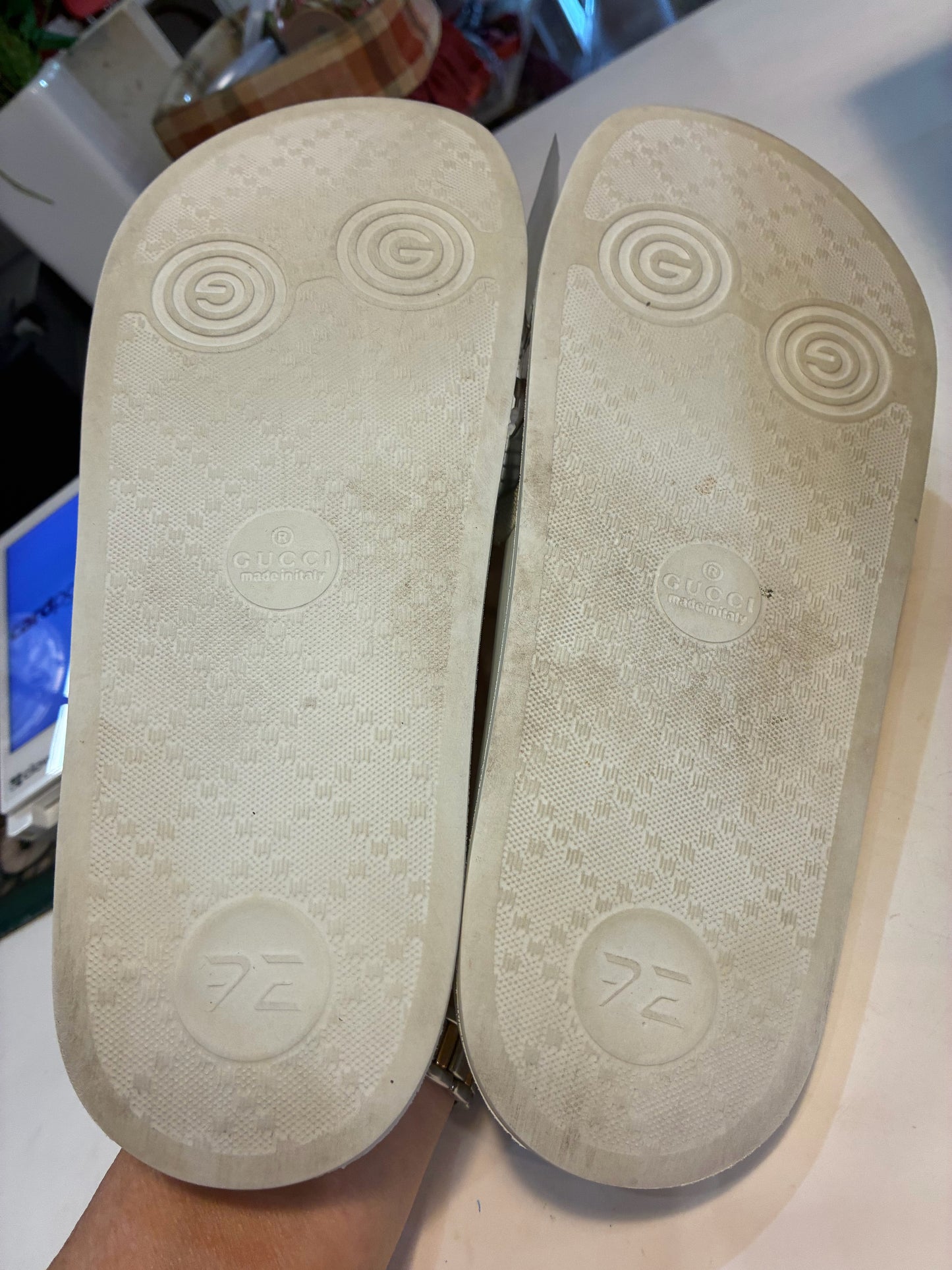 Gucci Pursuit Rubber Slide Sandals