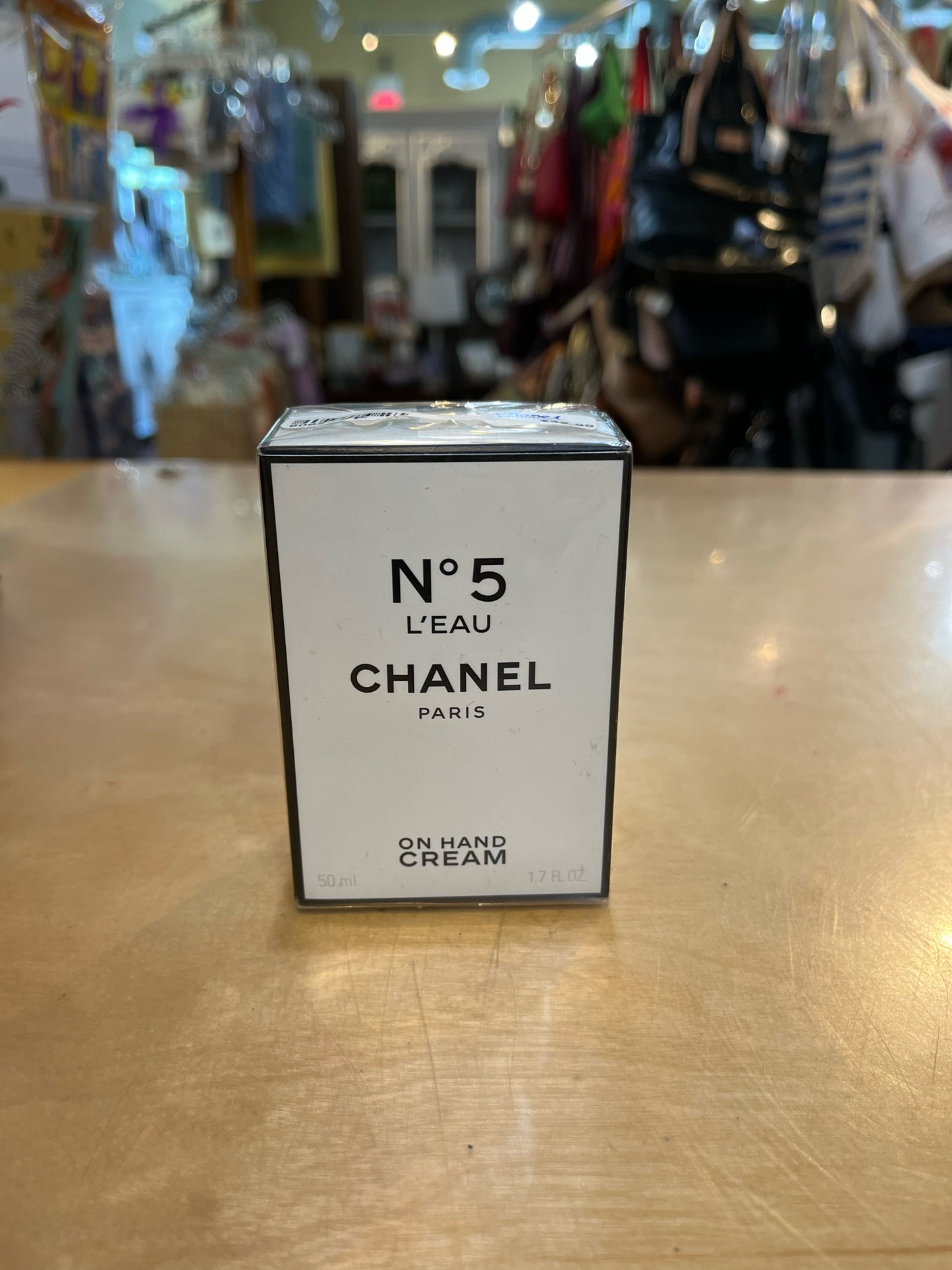 Chanel N 5 L'eau on Hand Lotion