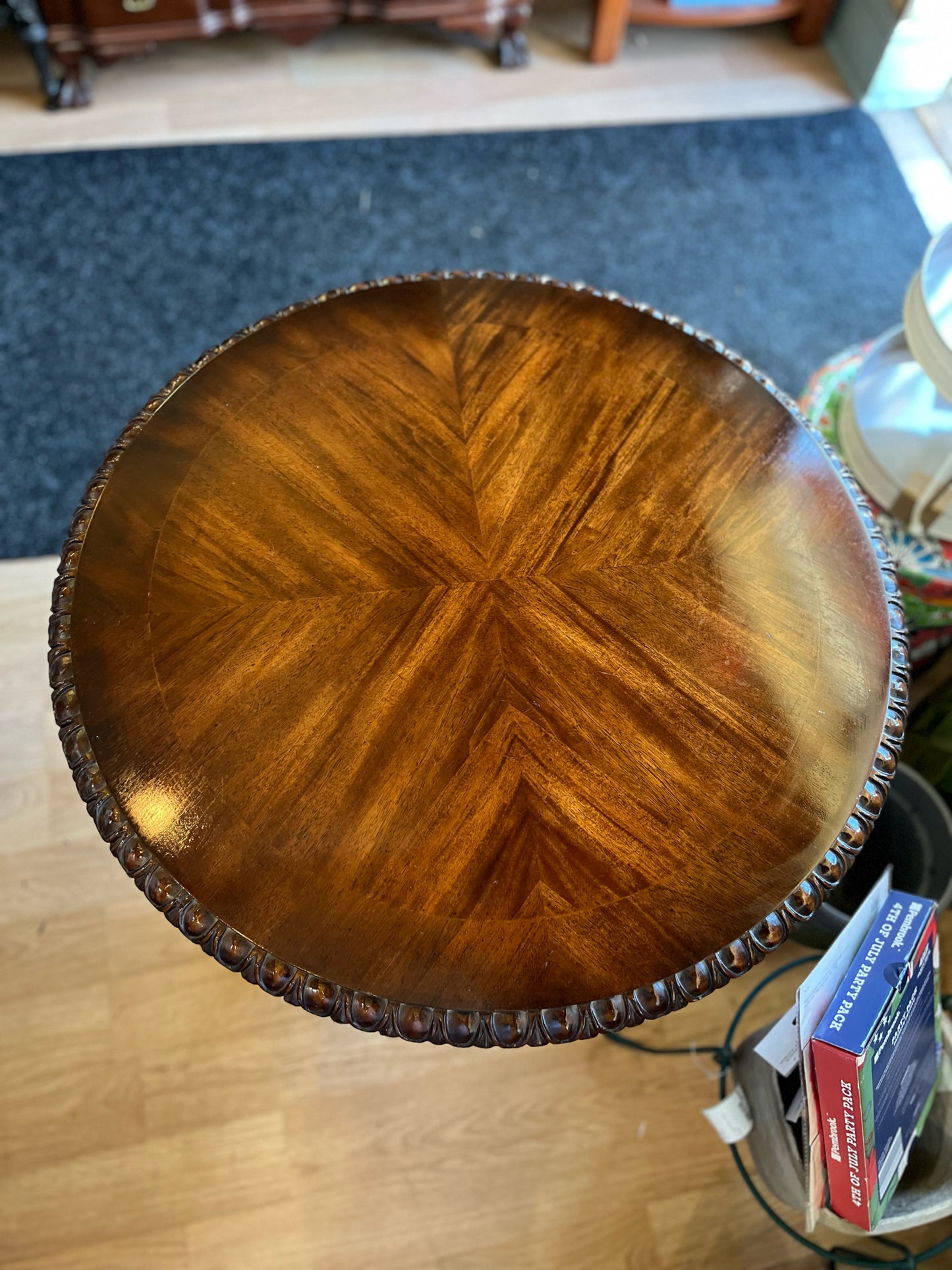 Bernhardt Traditional Mahogany Pedestal Table