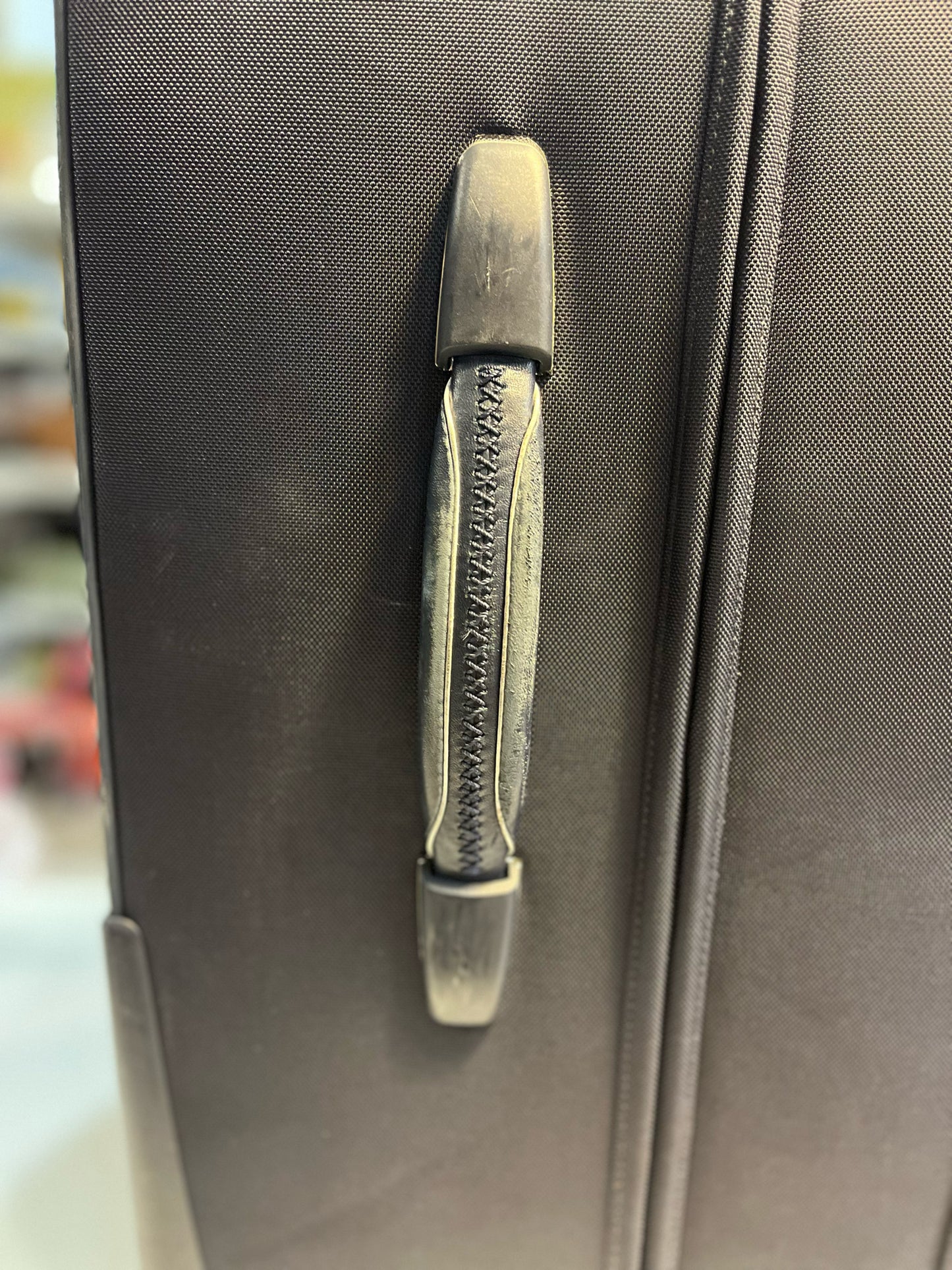 Tumi Navy Arrive "Heathrow" Luggage