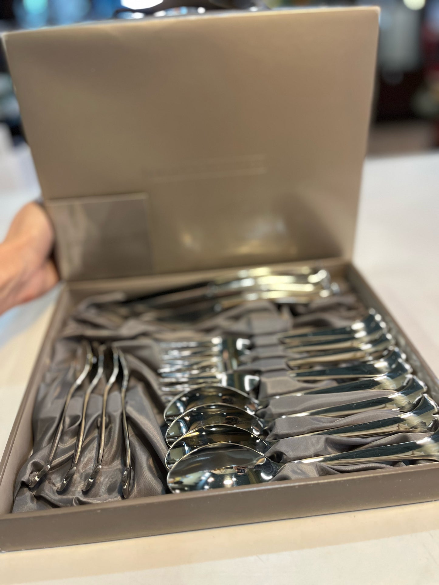 Angela Cummings Ginko Cutlery 16 PCS Set
