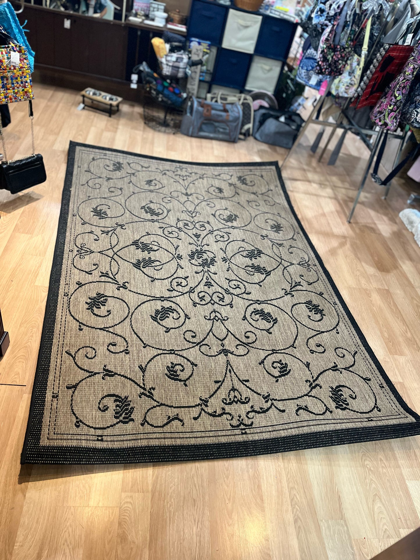 Black Pattern Indoor/Outdoor Rug