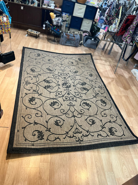 Black Pattern Indoor/Outdoor Rug