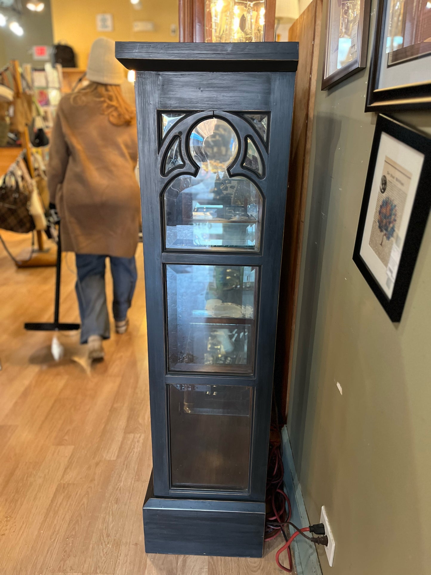 DiLorenzo Curio Cabinet