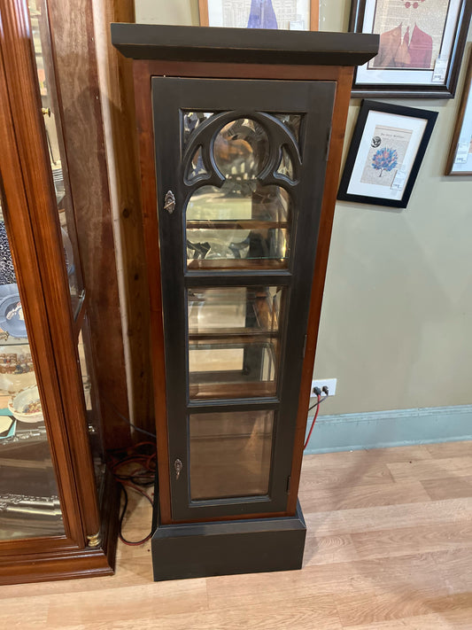 DiLorenzo Curio Cabinet