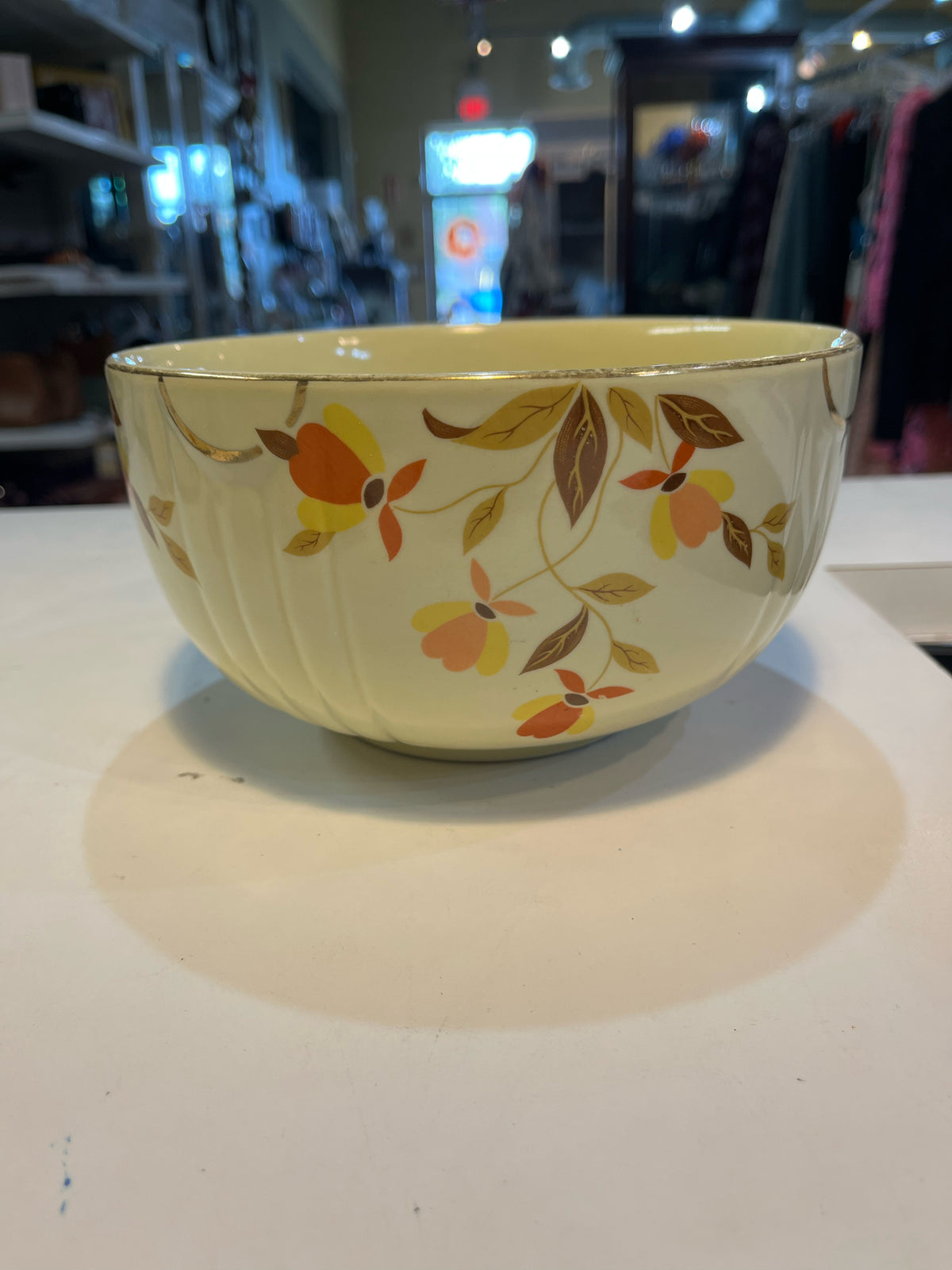 Vintage Halls Superior 7.5"D Bowl