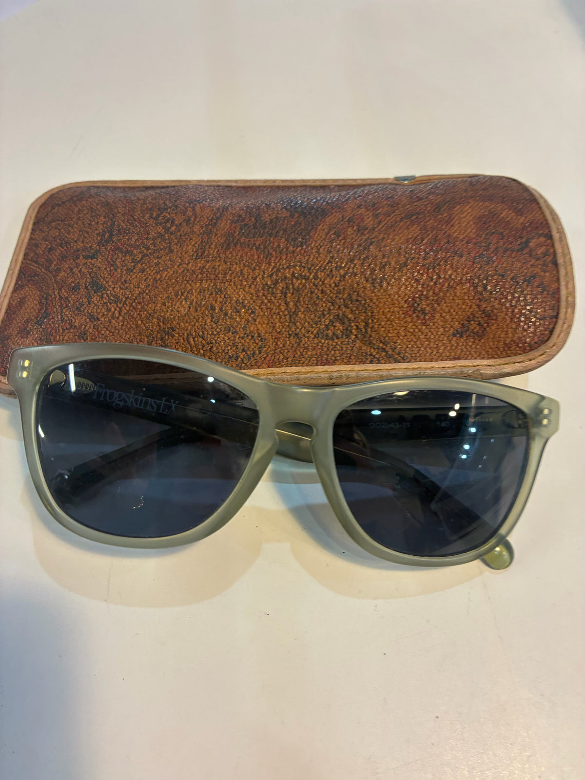 Oakley "Frogskin Range XL" transparent Sunglasses