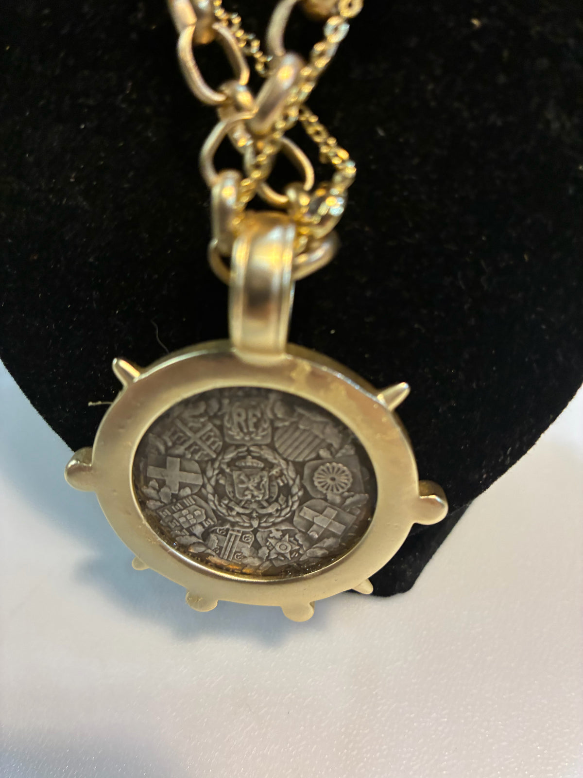 VB and co Angel coin necklace gold