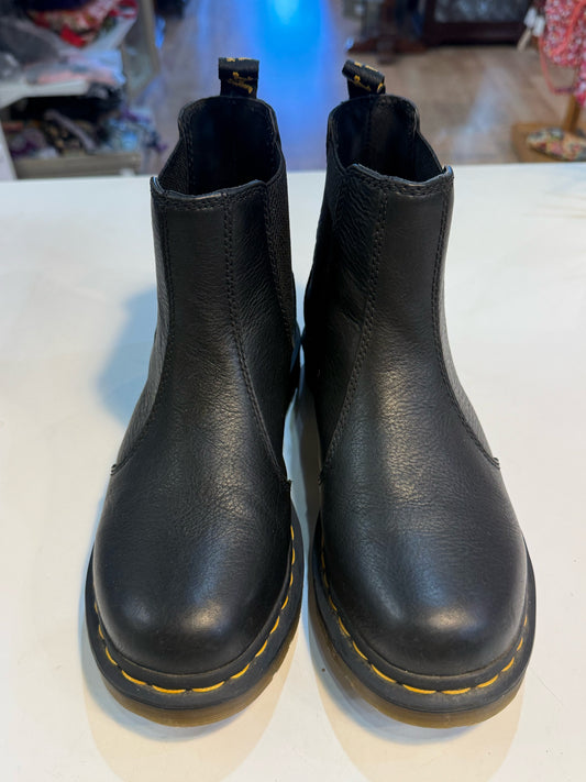 DOC Martens Chelsea Boots
