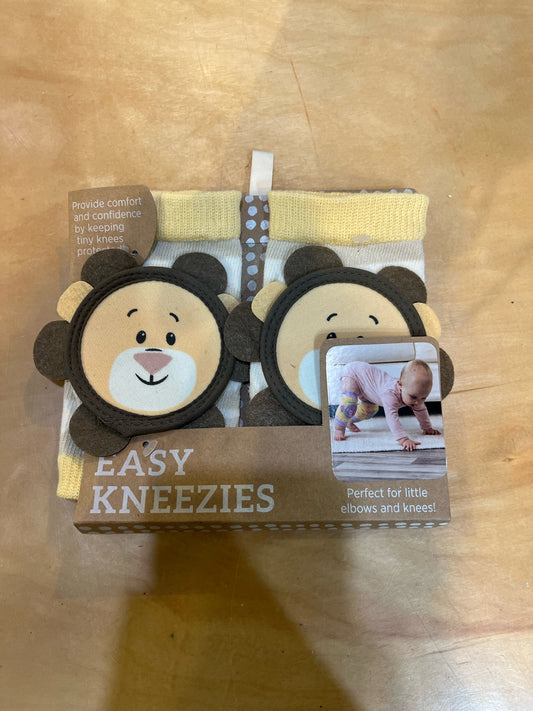 New Yellow Lion "Easy Knees"