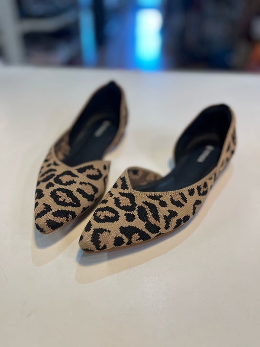 Vivaia Brown Cheetah Pointed Flats