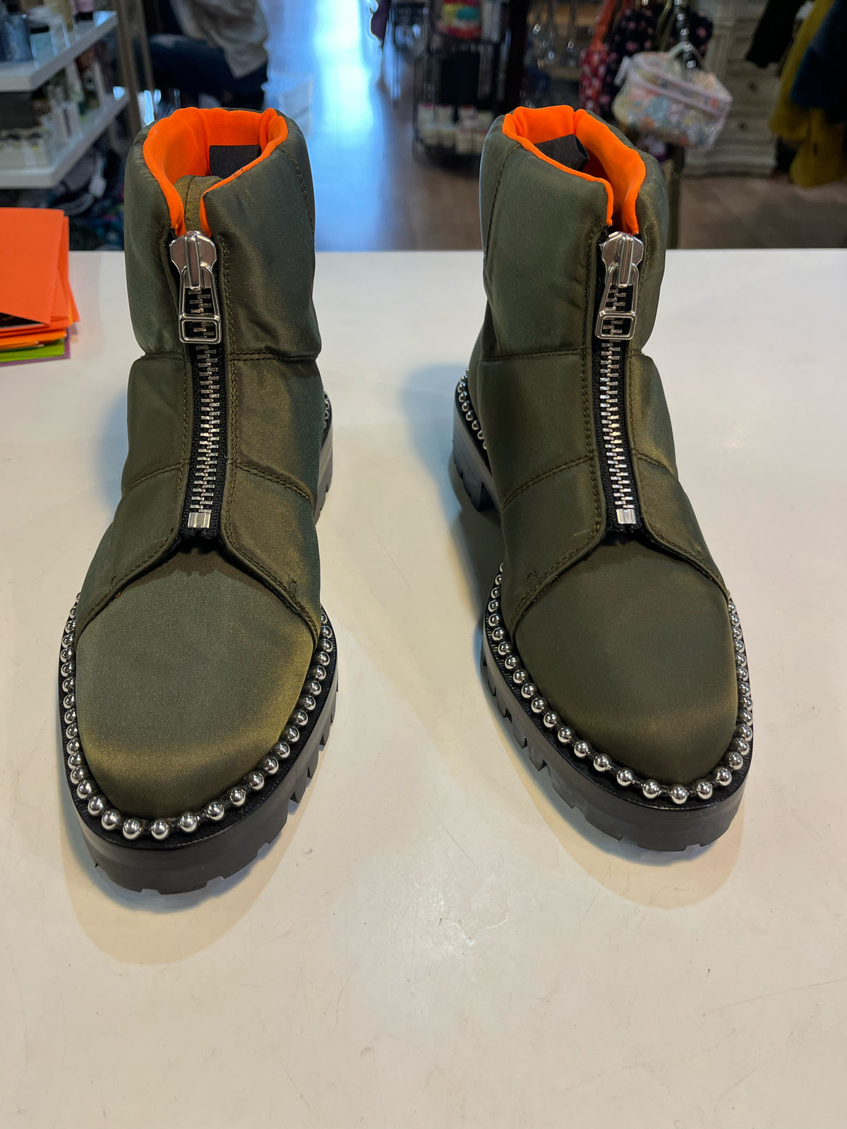 38 Green Boots