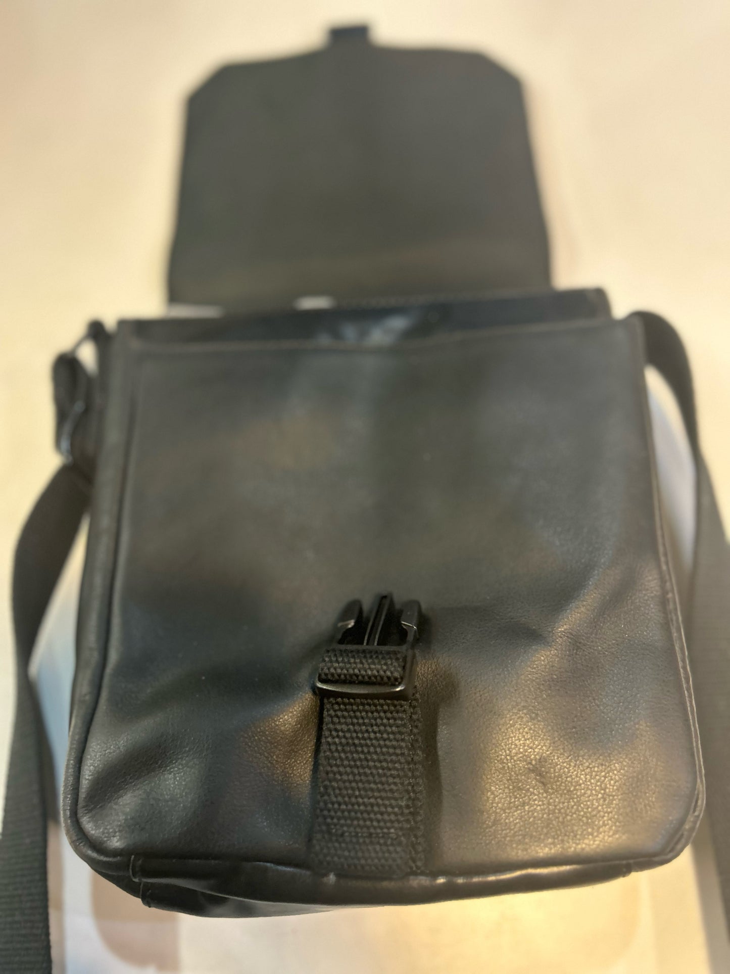 NWT Fossil Messenger Bag