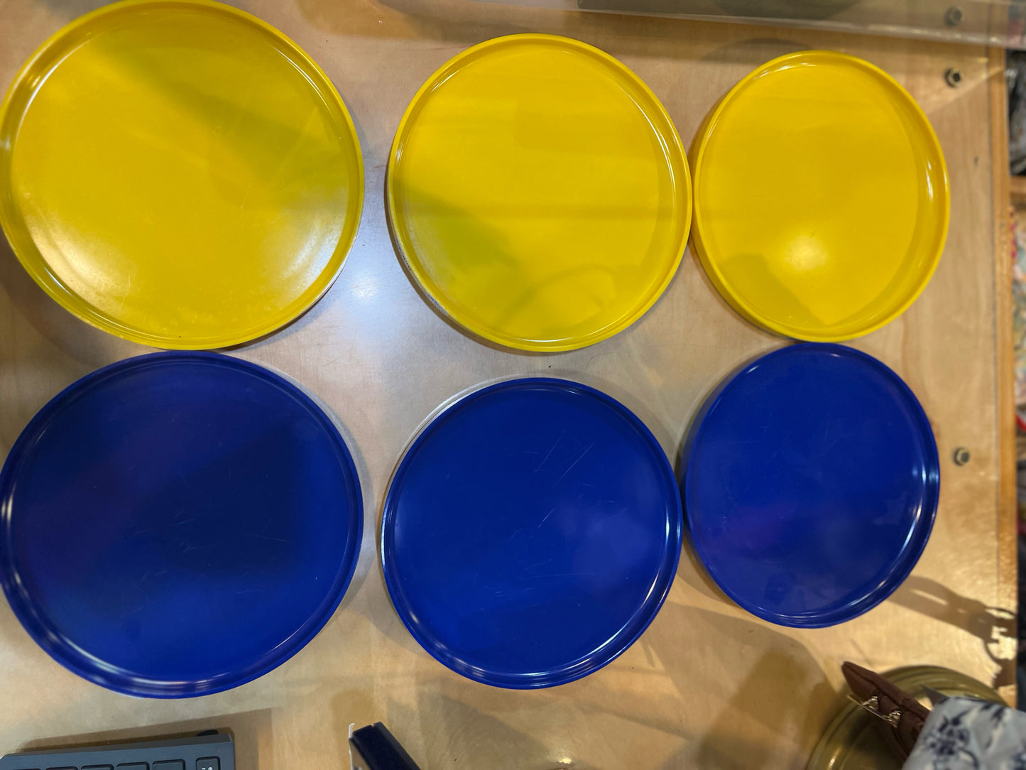 MCM Heller Blue & Yellow Plate Set