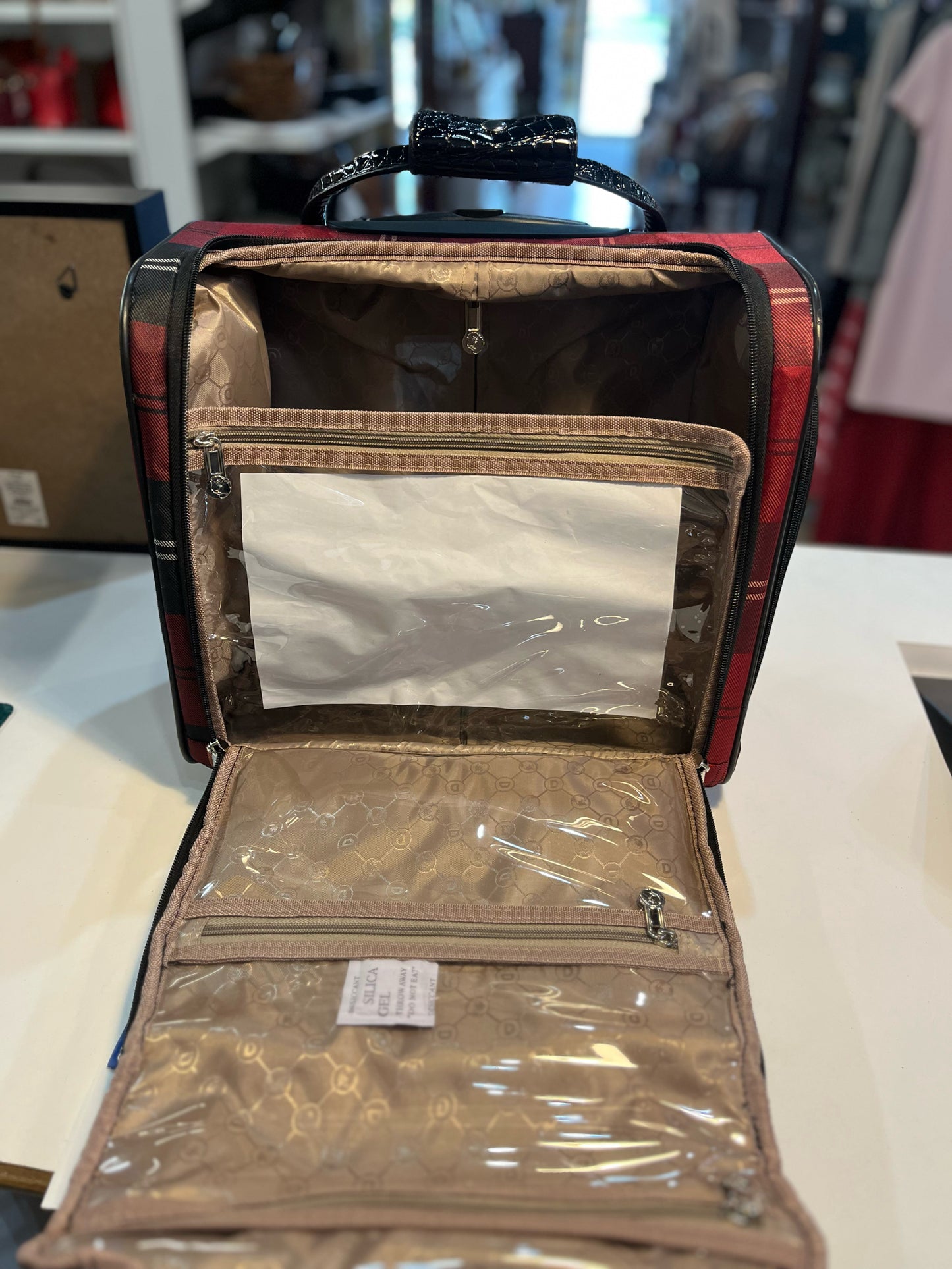 New Samantha Brown  "Destinations Plaid Underseater" Luggage