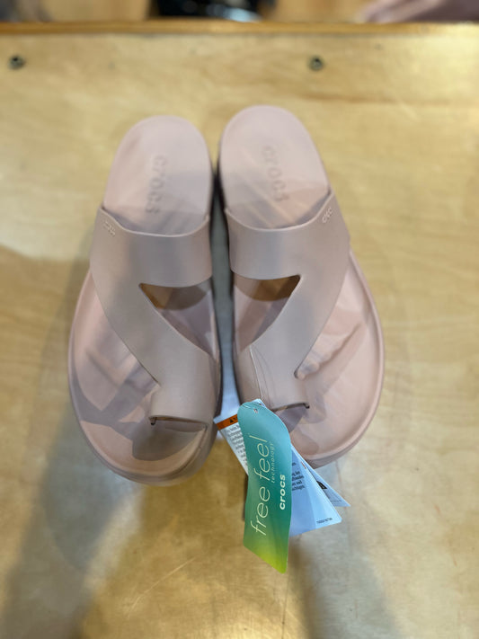NWT Crocs Pink “Getaway Platform Toe Loop” Sandals