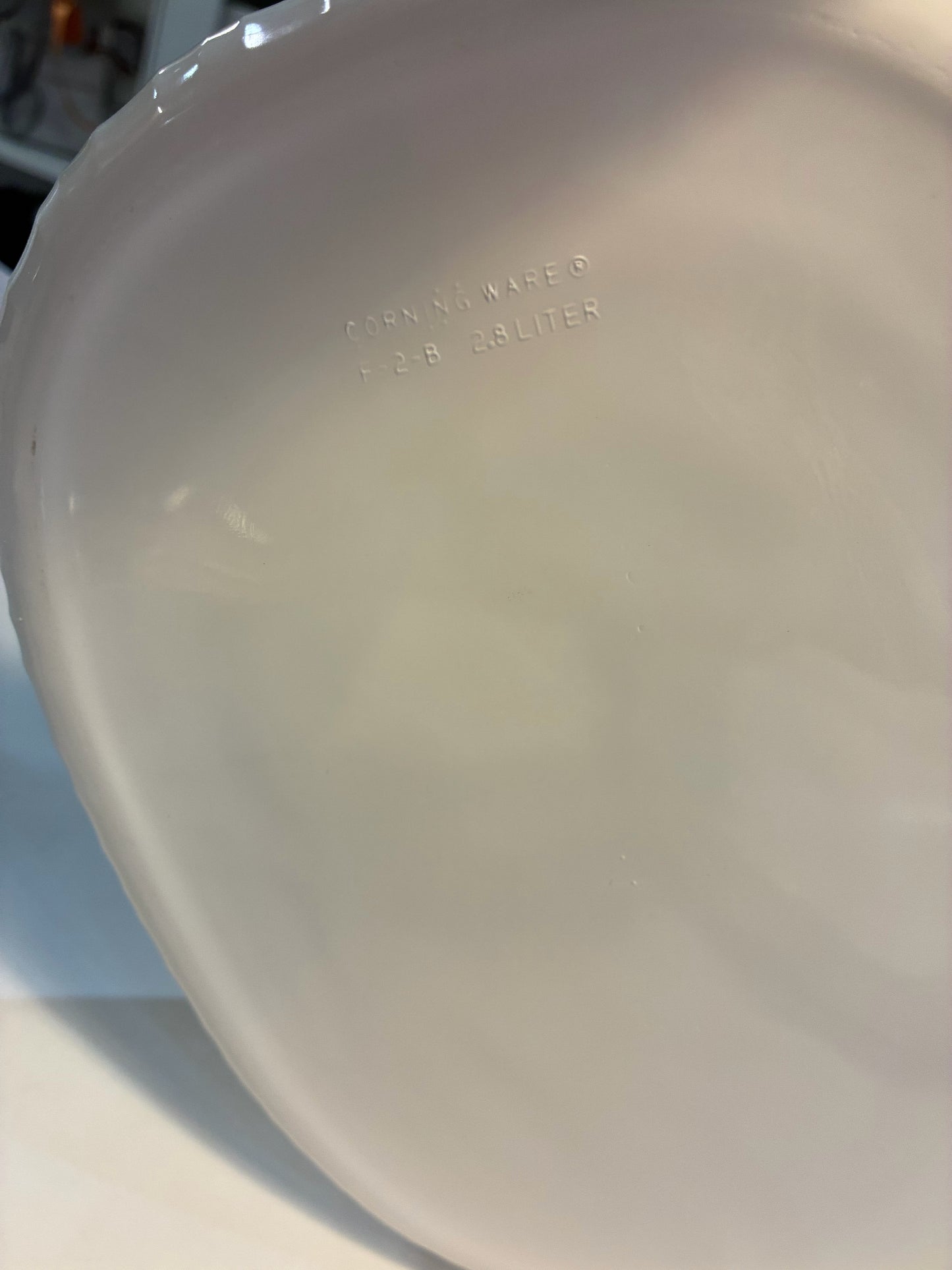 Corningware French White French Lidded Oval Casserole 2.8 L