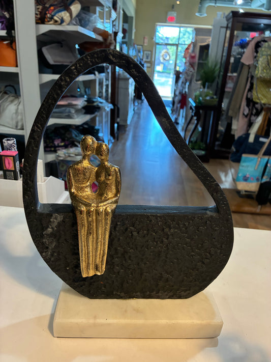 Couple LOVE Statue