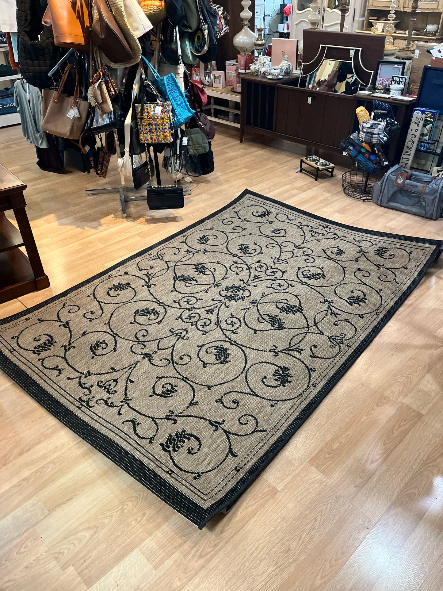 Black Pattern Indoor/Outdoor Rug