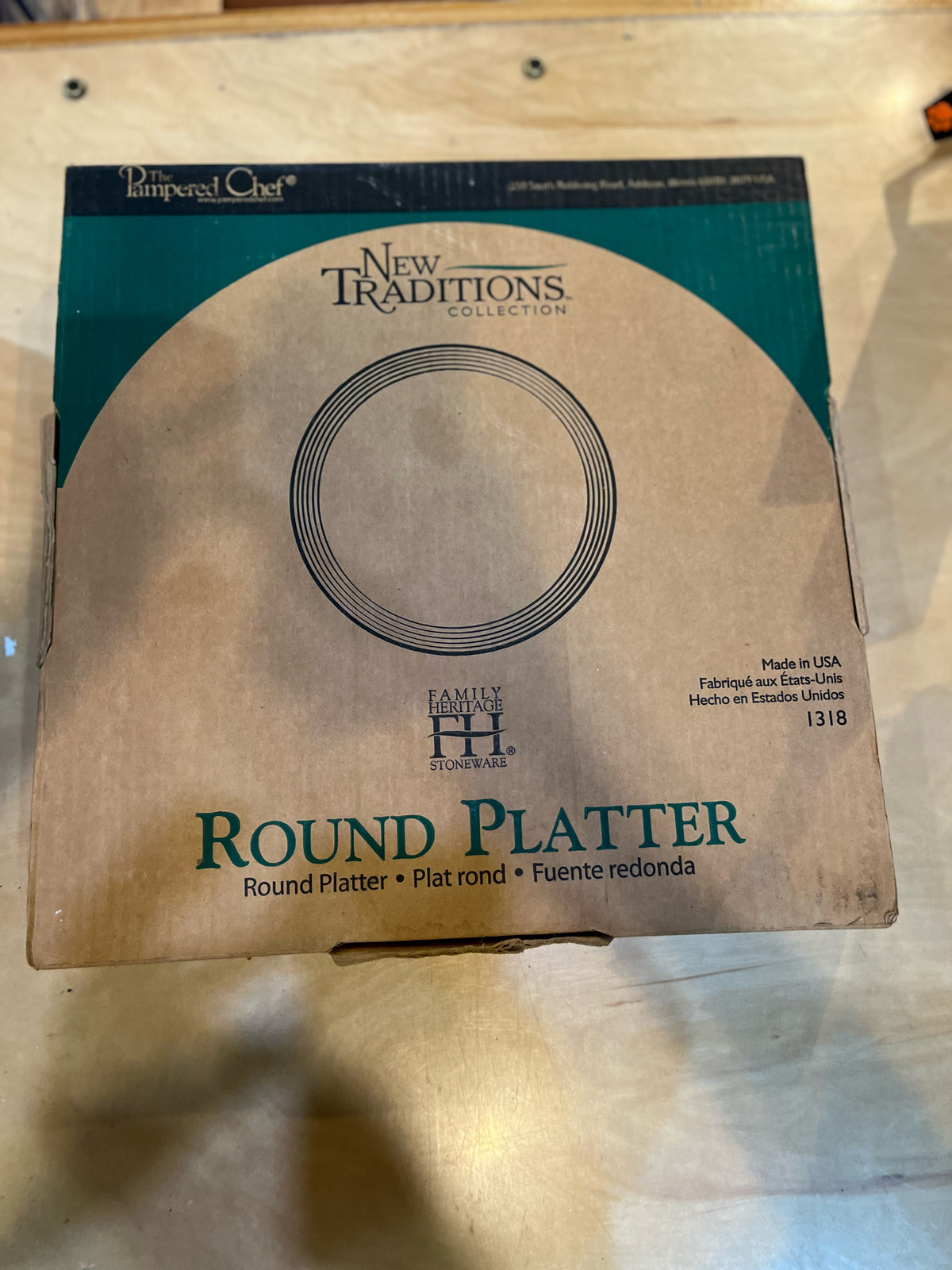 pampered chef family heritage round platter NIB