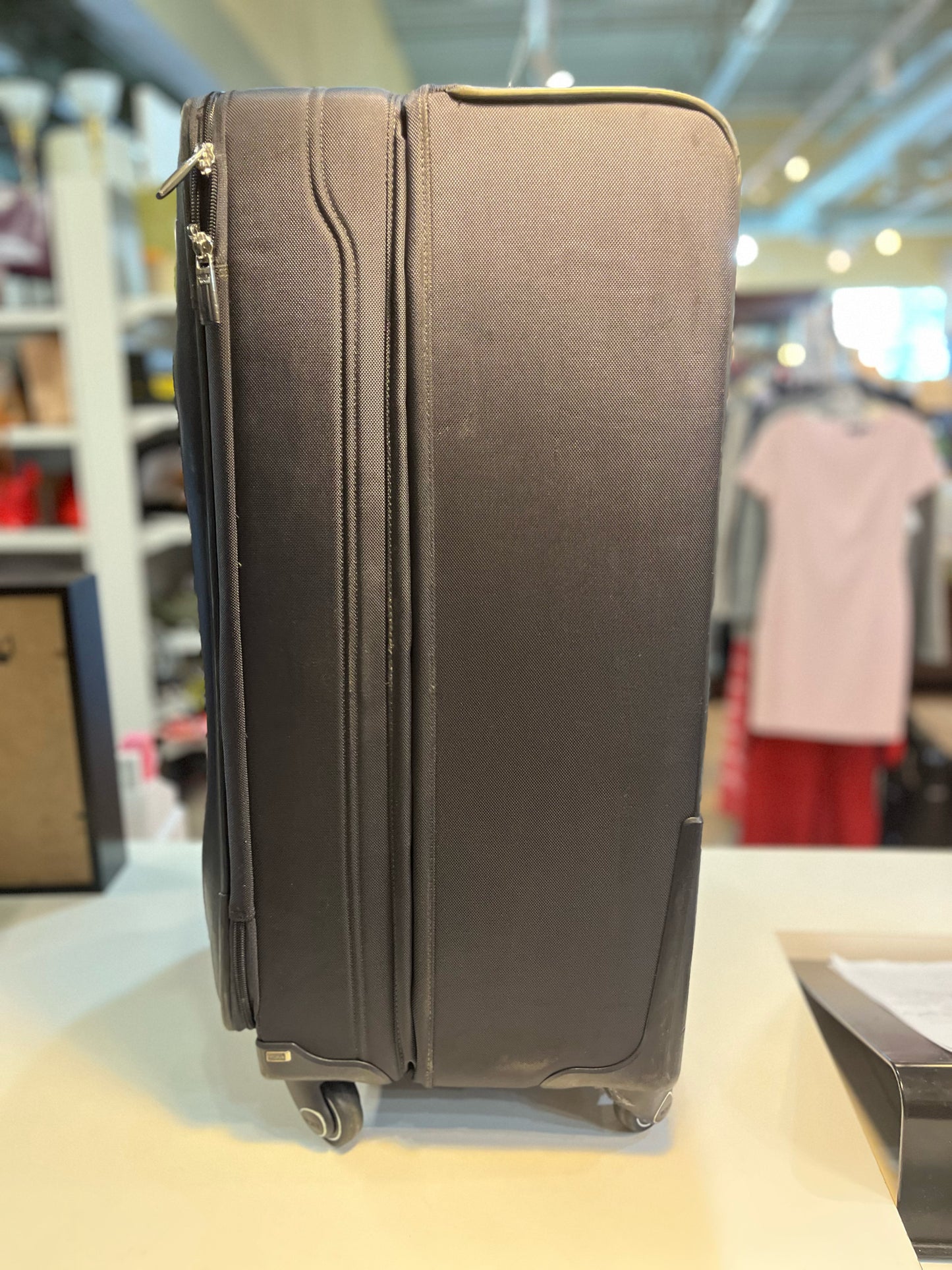 Tumi Navy Arrive "Heathrow" Luggage