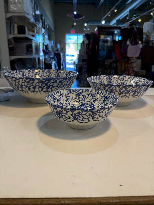 La Primula Set of 3 Nesting Blue Speckled Pattern Nesting Bowls