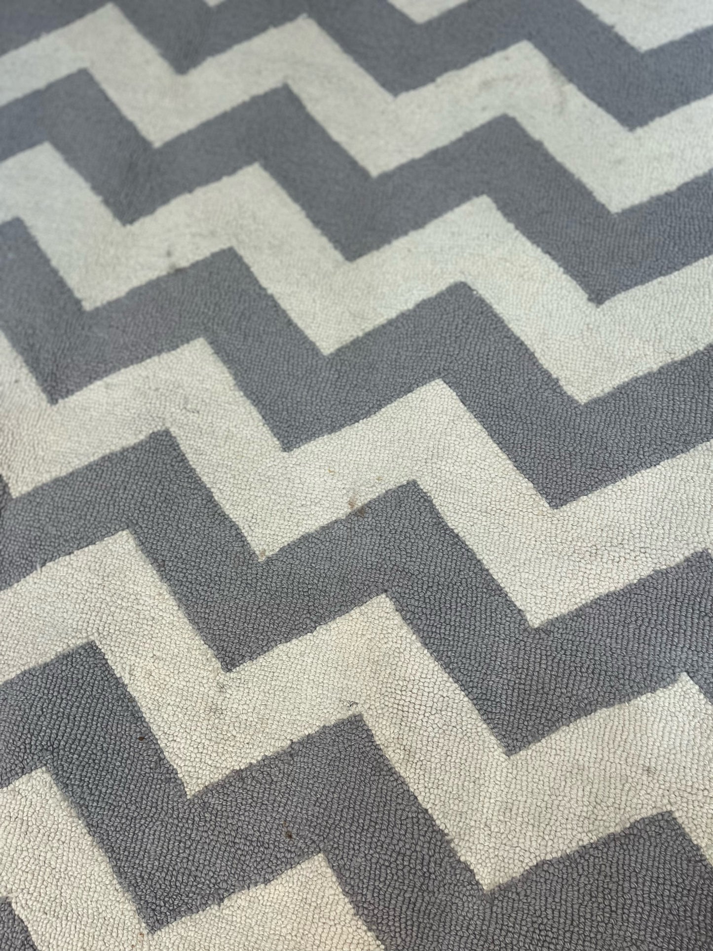 Pottery Barn Kids White & Gray Chevron Wool Rug
