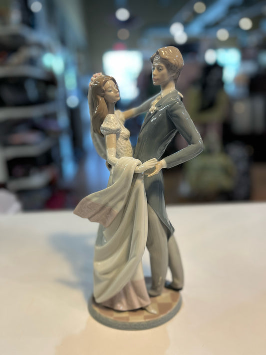 Lladro "I Love You Truly" Figurine