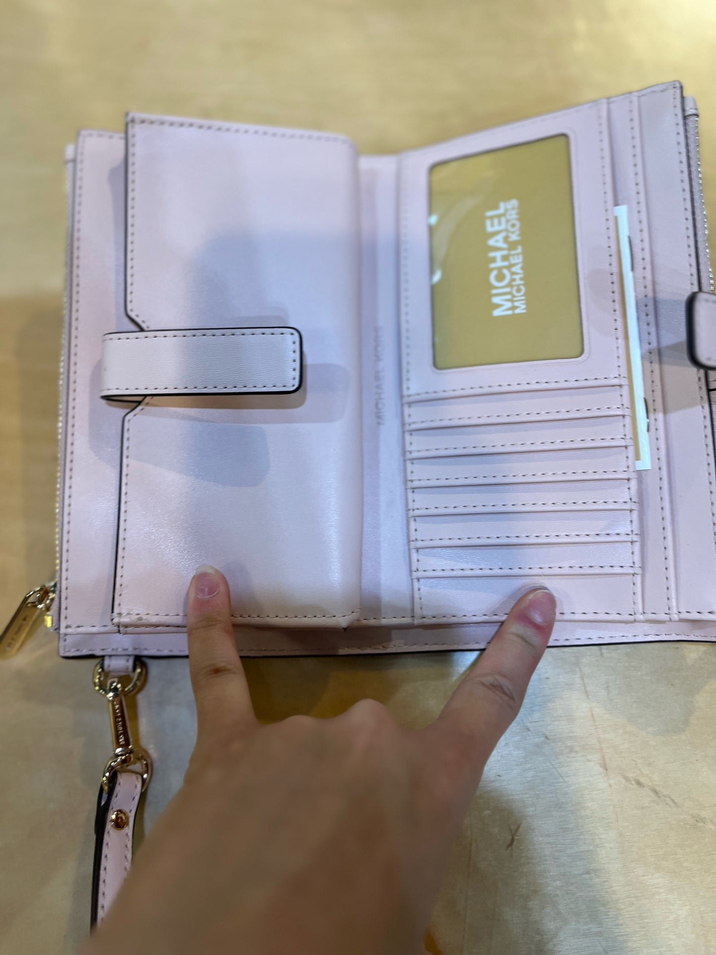 Michael Kors Jet Set Travel Signature Logo Smartphone Wallet