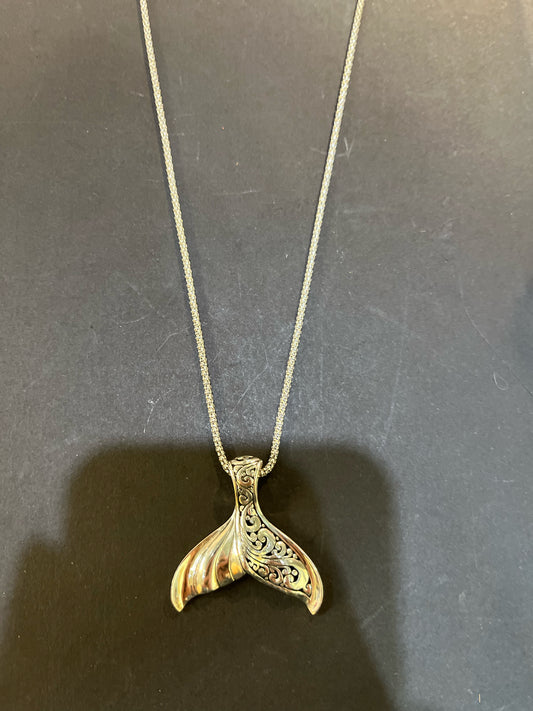Ross Simons S.S. Silver chain and "Bali Style Whale Tail" pendant
