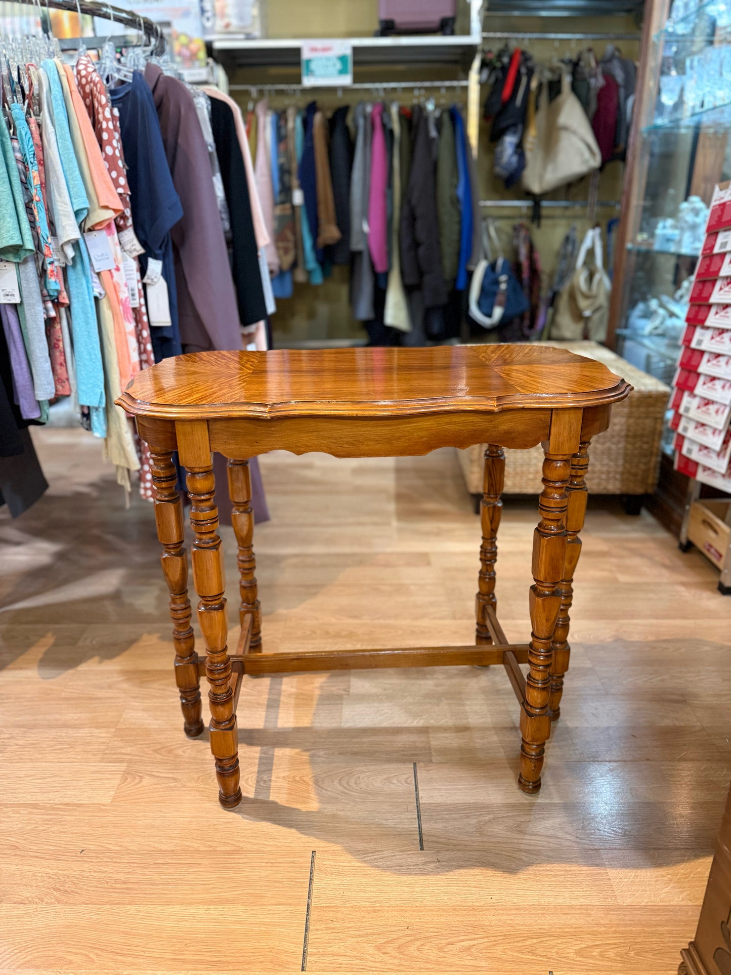 Oval Spindle Leg Table