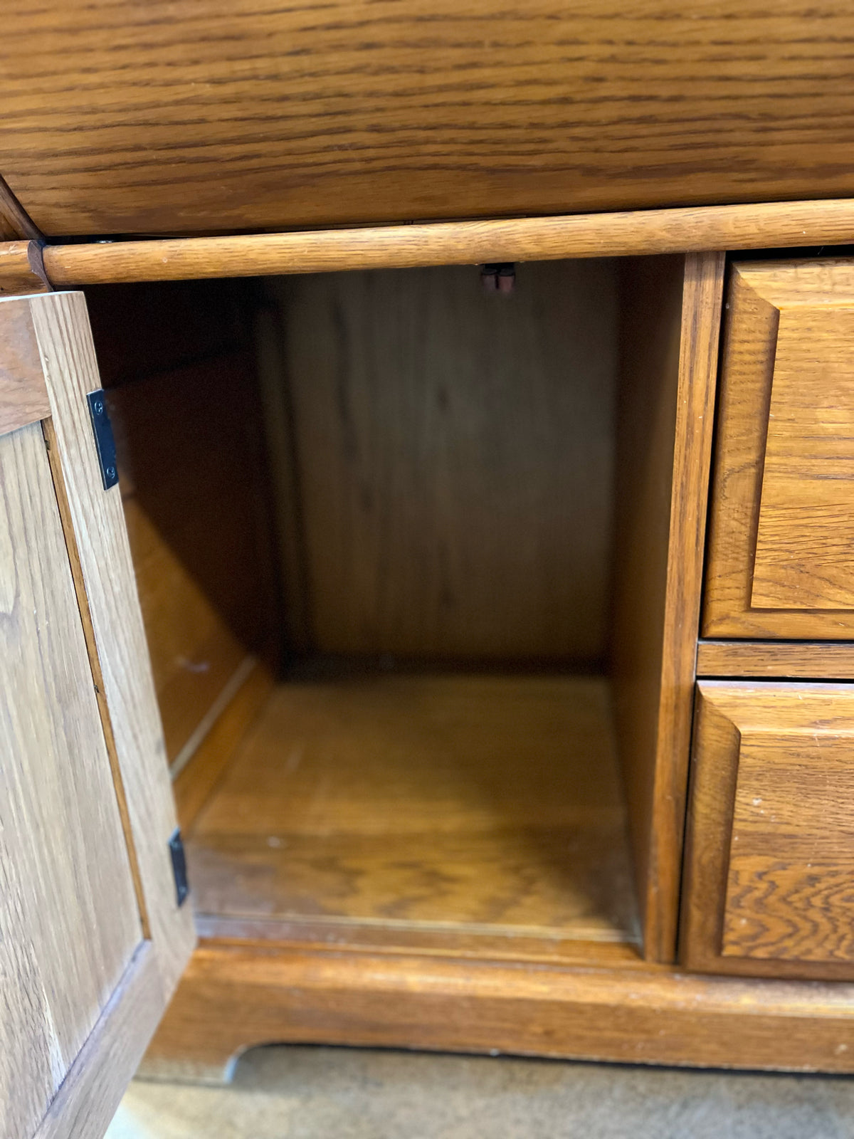Vintage Riverside Furniture Compact Oak Roll Top Secretary Desk PICKUP ONLY