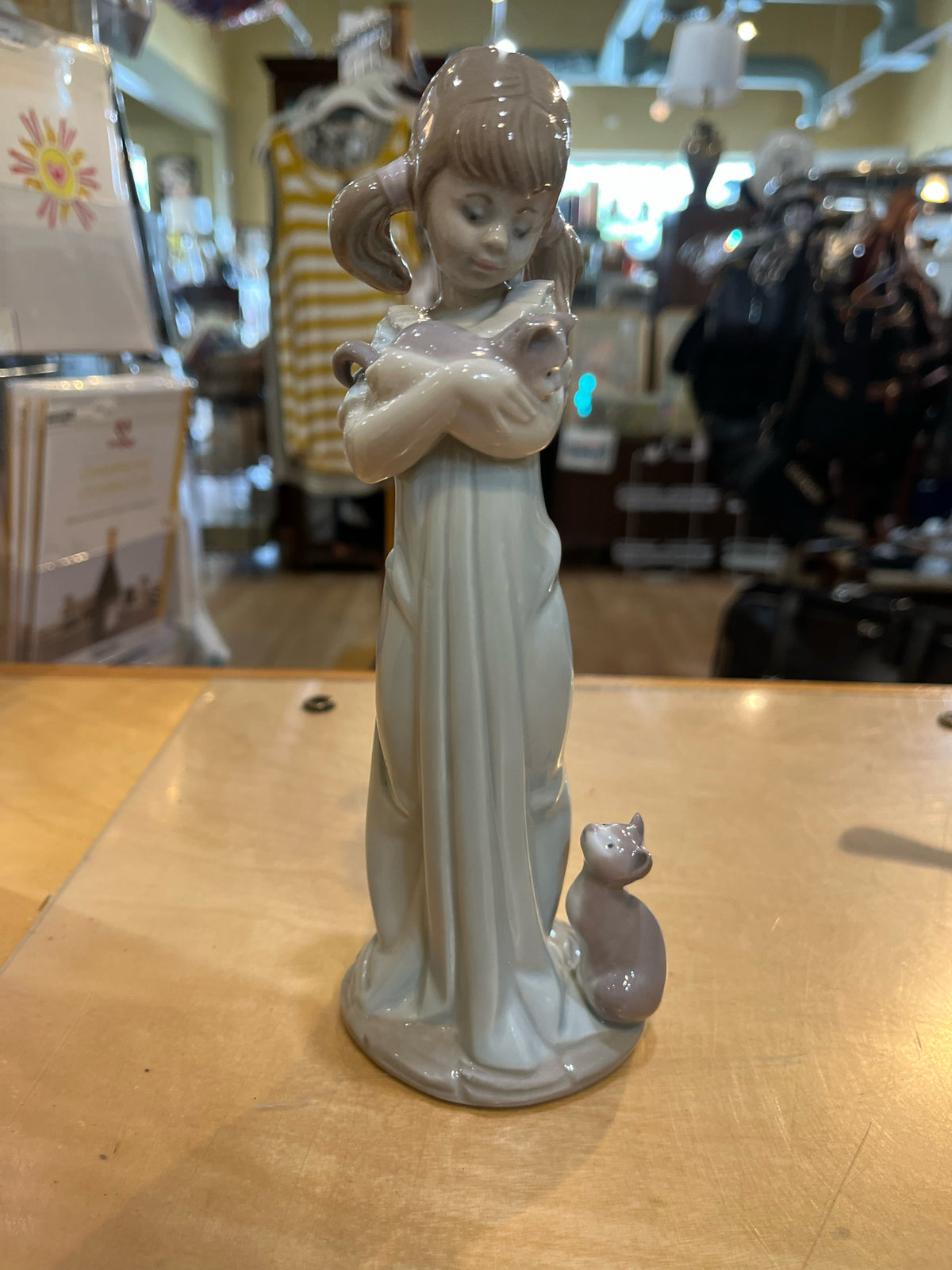 Lladro "Don't Forget Me" Figurine