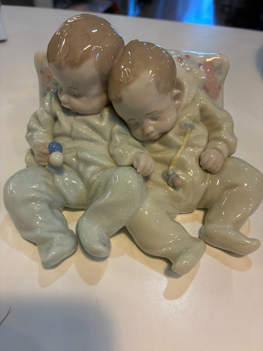 Lladro "Little Dreamers" Figurine