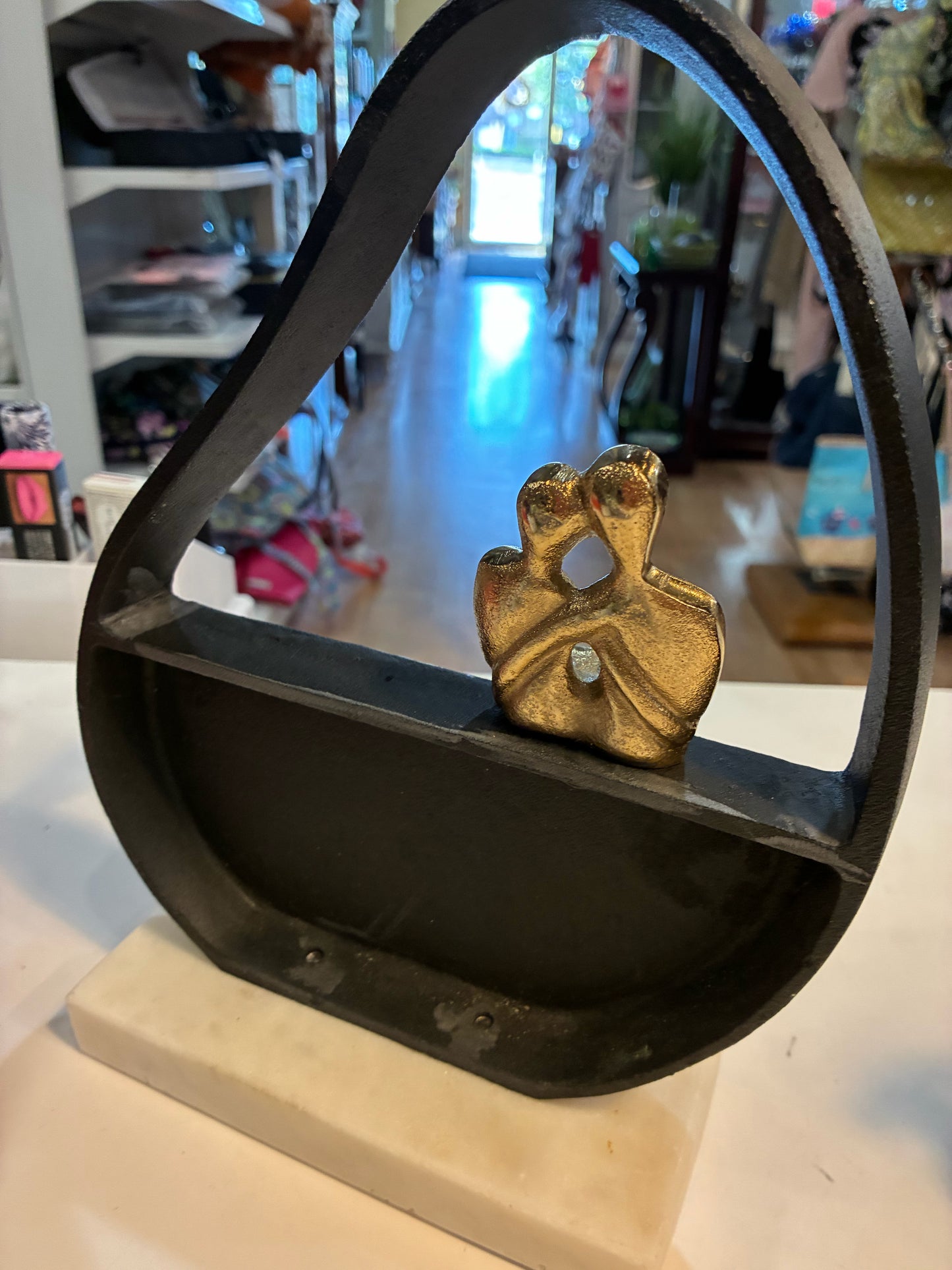 Couple LOVE Statue