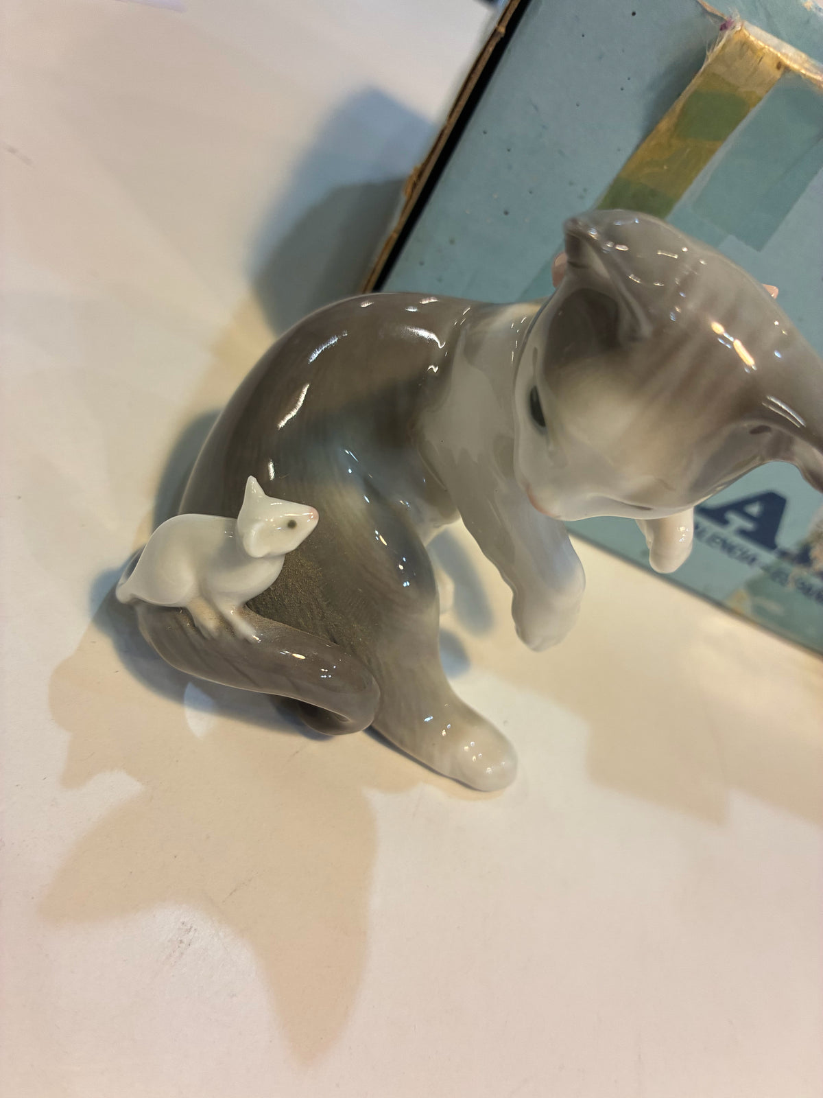Lladro "Cat and Mouse" Figurine #5236