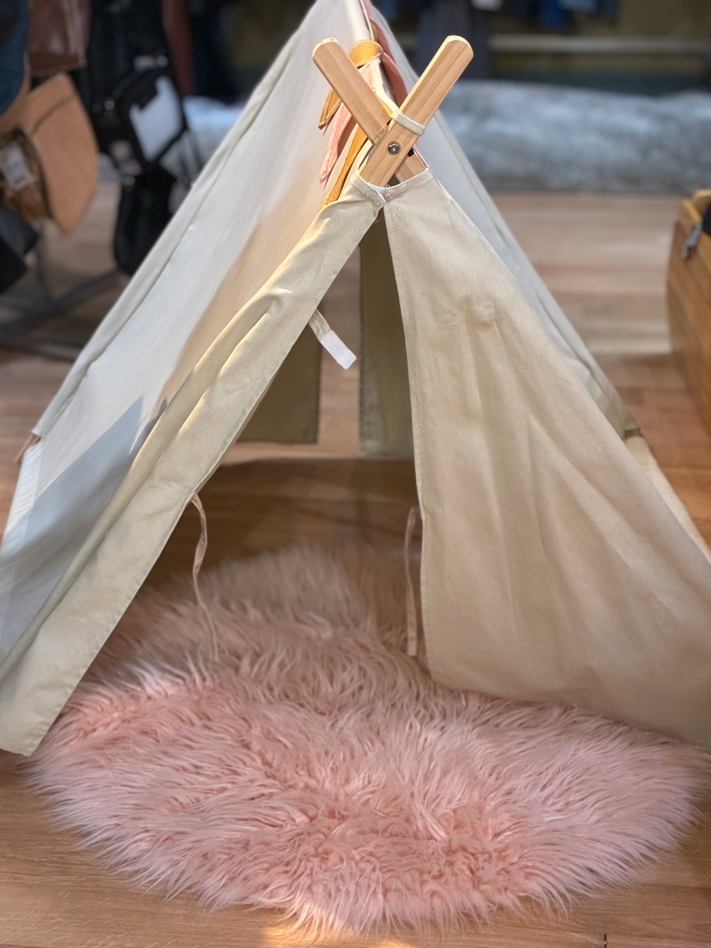 Crate & Barrel Collapsible Kid's Play Tent