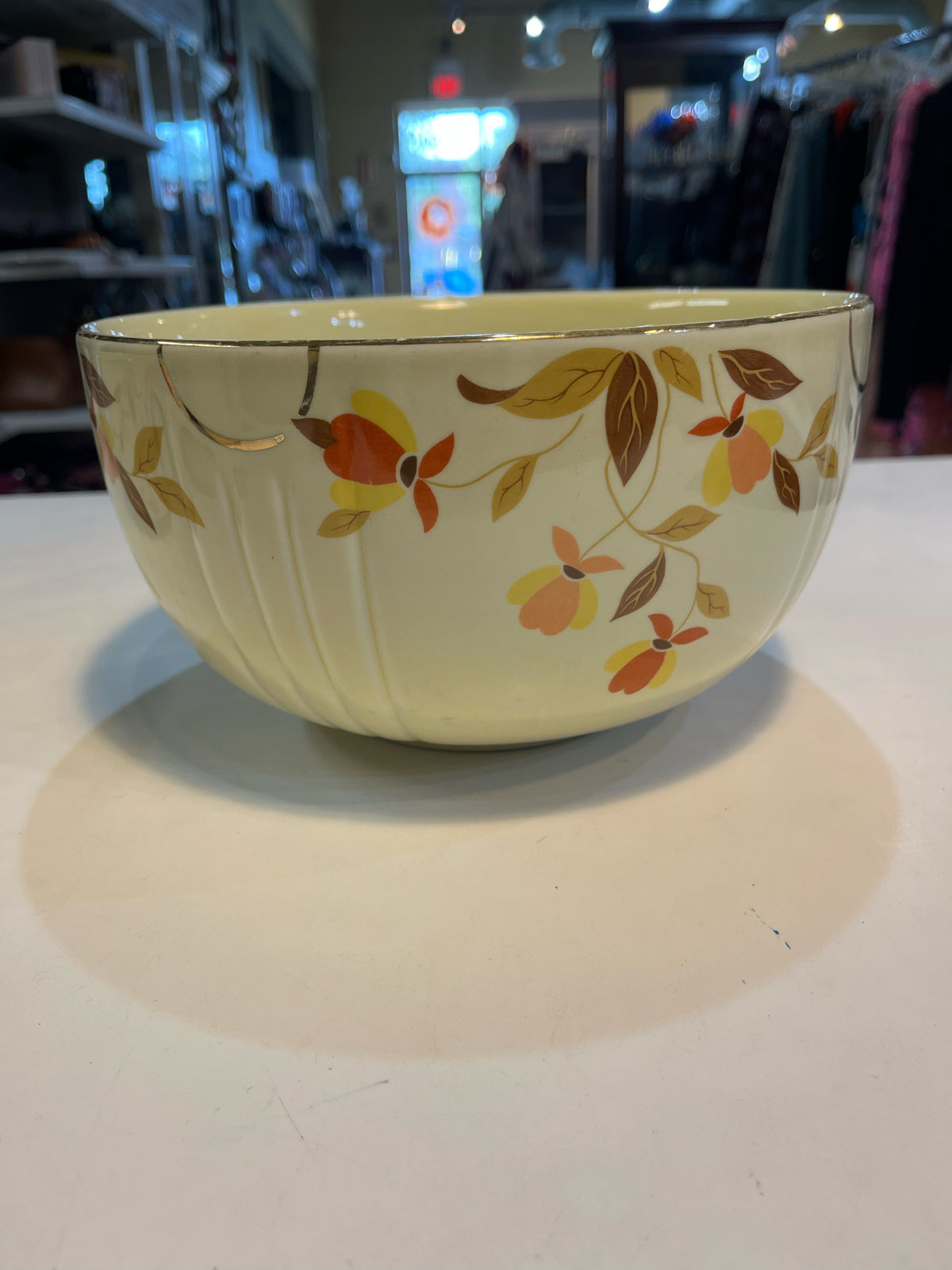Vintage Halls Superior Autumn Leaf 9"D Bowl