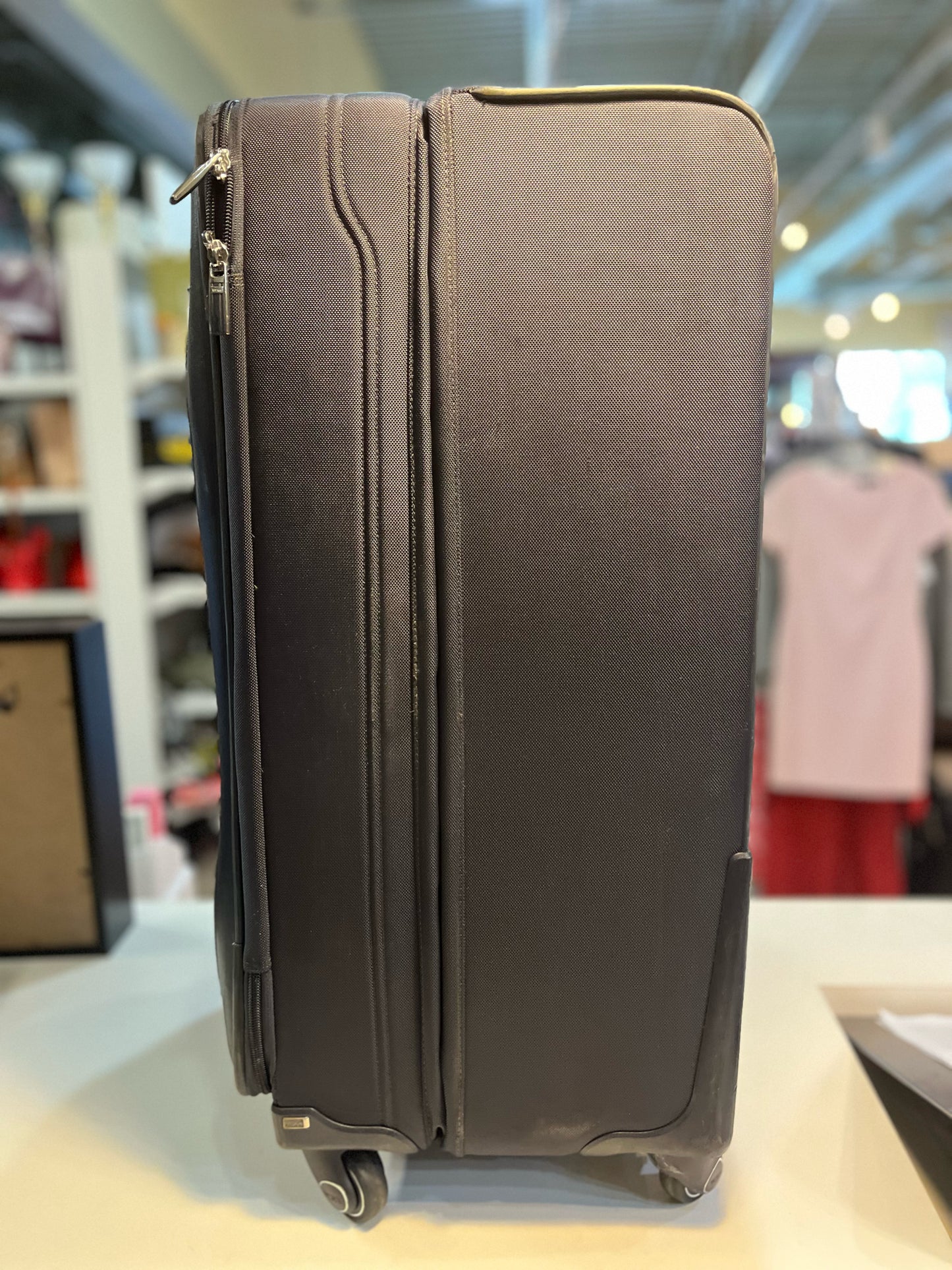 Tumi Navy Arrive "Heathrow" Luggage