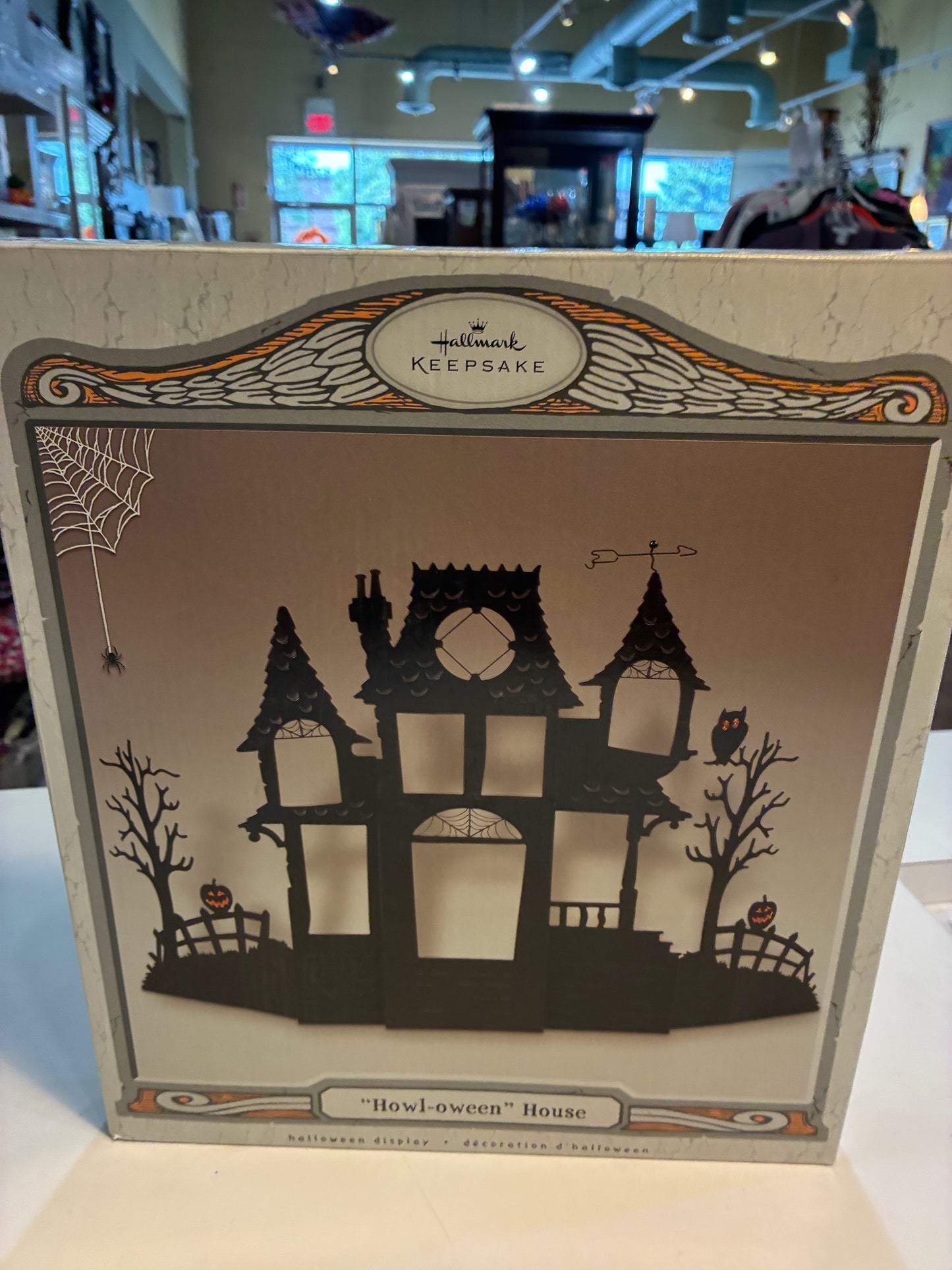 NIB Hallmark Keepsake "Howl-oween" House