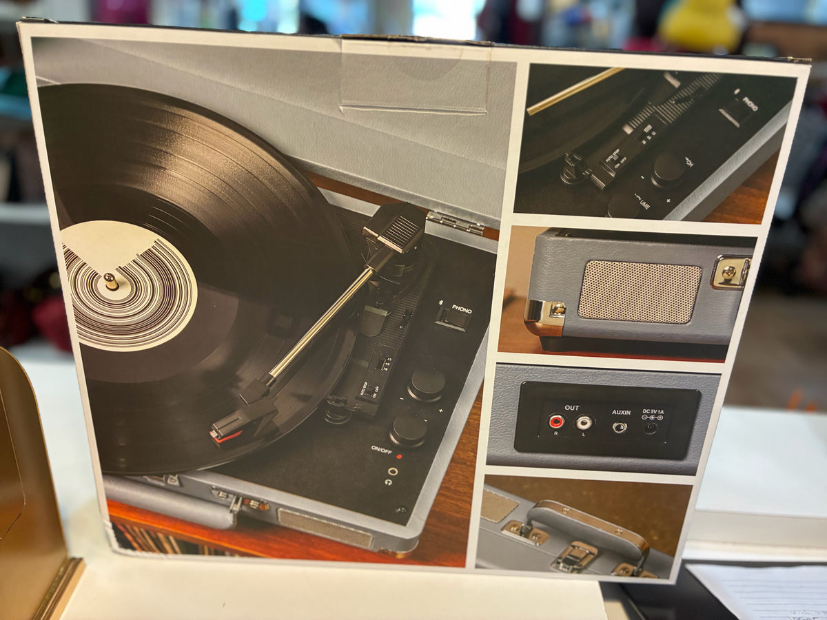 Crosley Cruiser Deluxe Record Player NIB