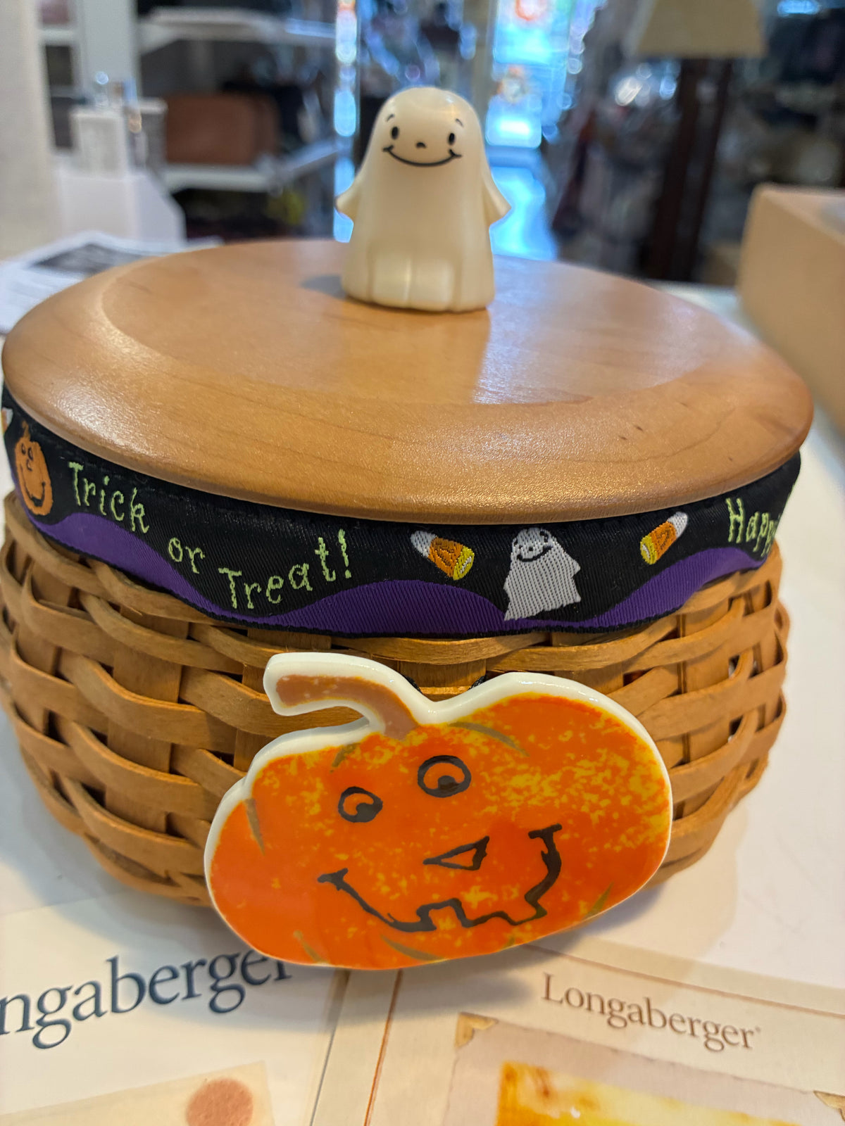 longaberger 2004 Happy Halloween Basket 7x6