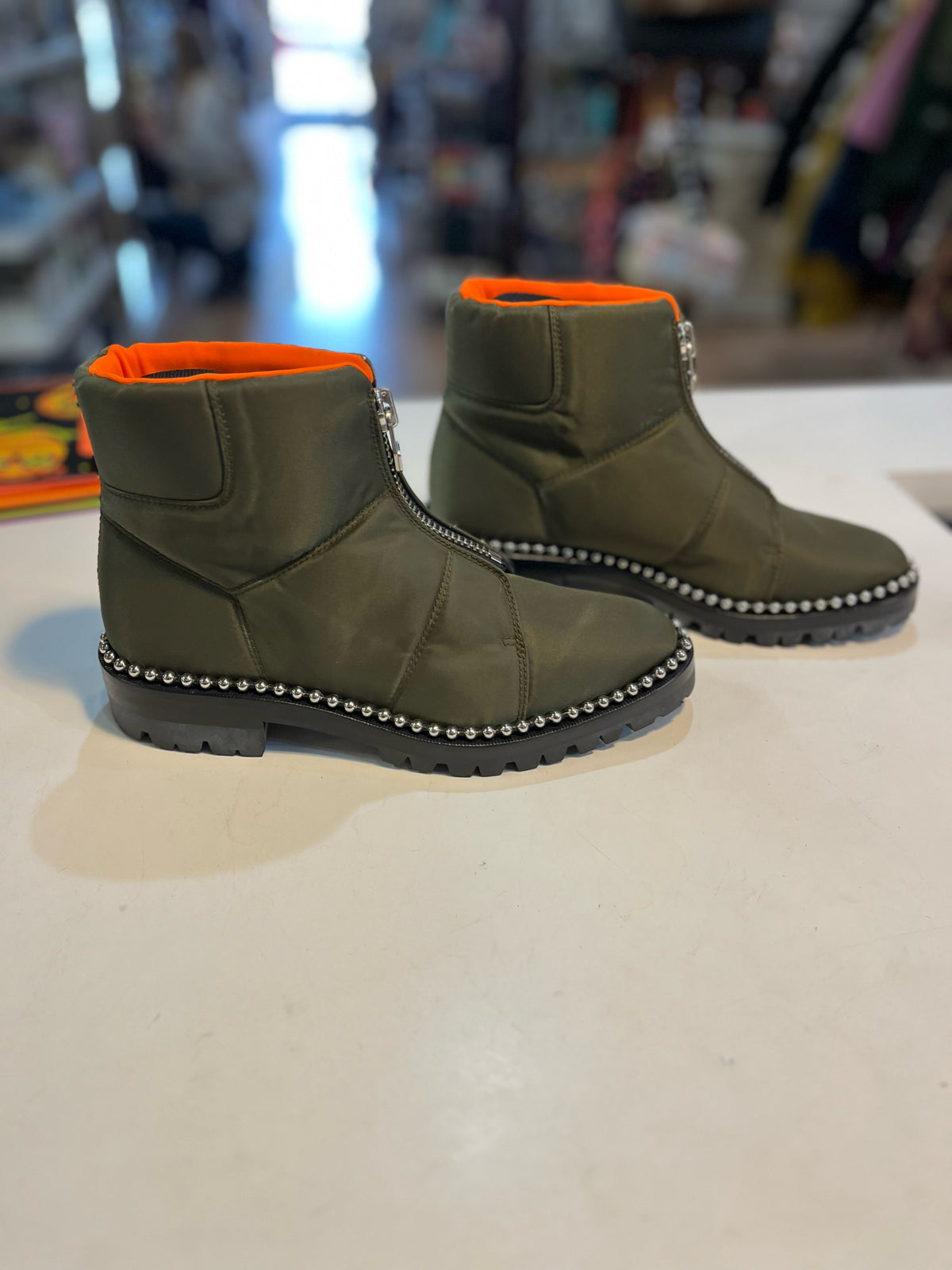 38 Green Boots