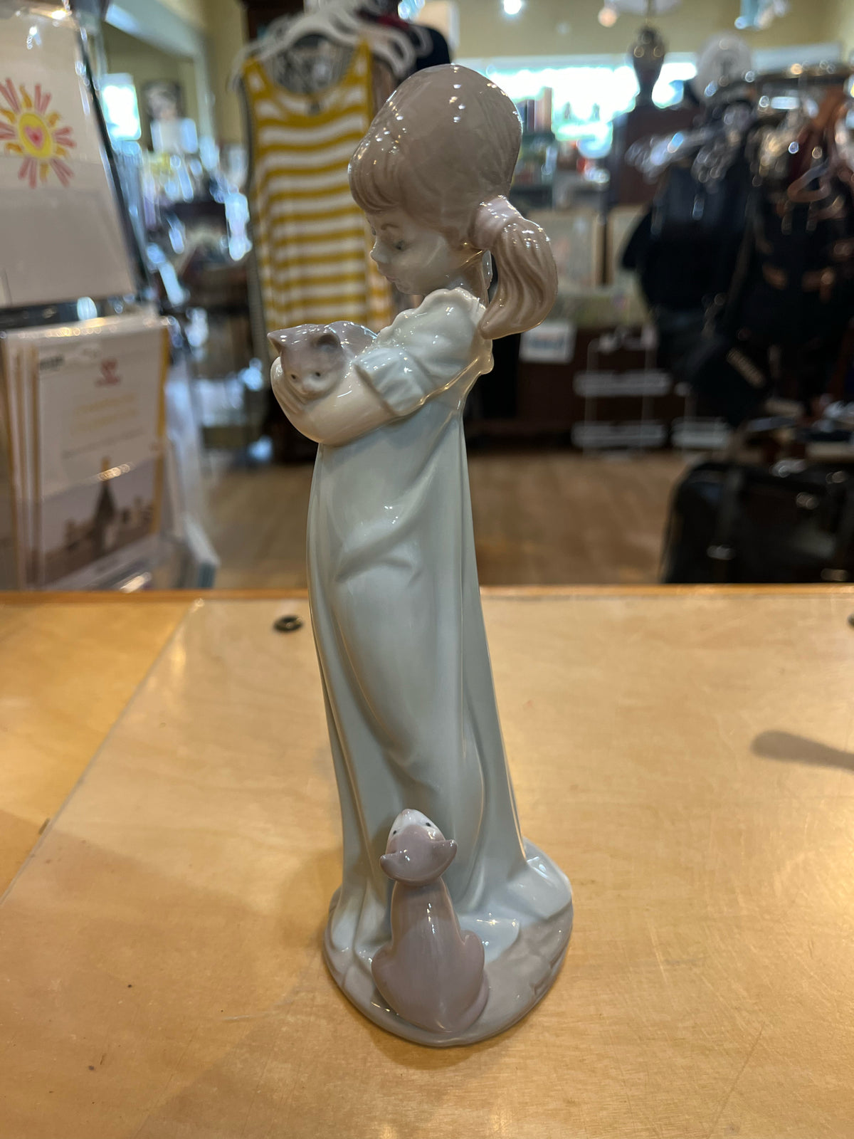 Lladro "Don't Forget Me" Figurine