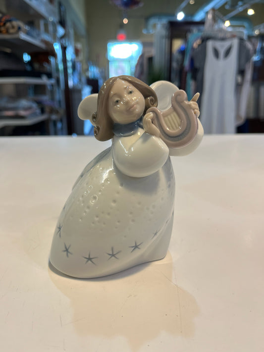 Lladro "Angel w/ Lyre/ Harp" Figurine