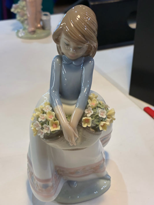 Lladro "May Flowers" Figurine