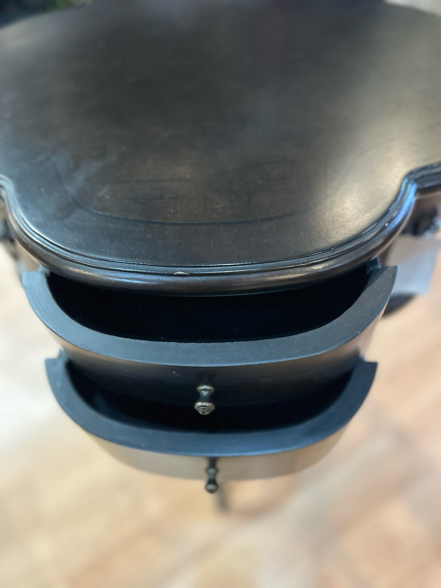 Bombay Black Entry Table