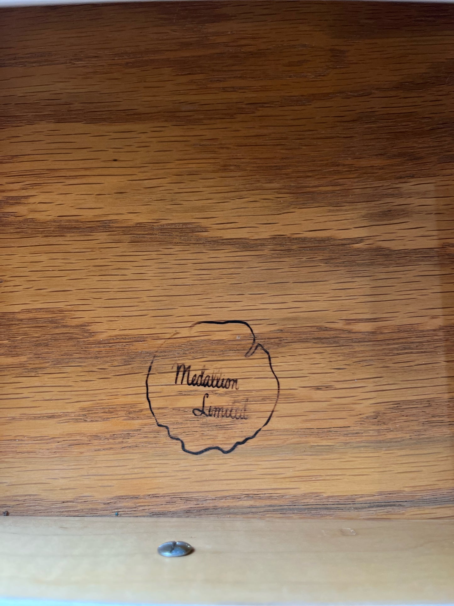 Medallion Limited Tiered Tower Shelf / Cabinet