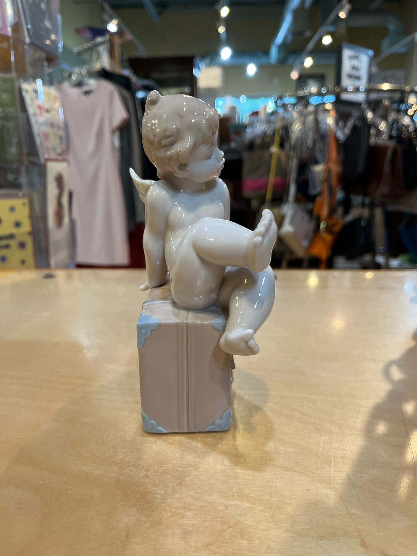 Retired Lladro "Beverly Hills" Figurine
